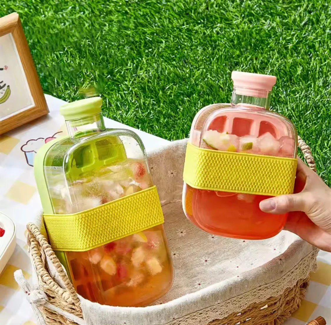 2 In 1 Ice Cube Bottle 500ml - alternate view 6